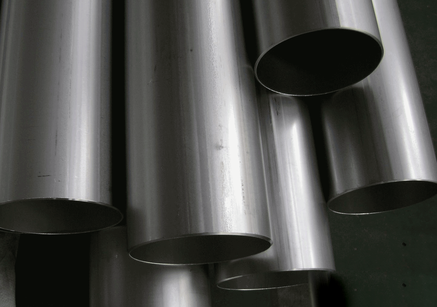 不銹鋼管在進行冷軋或冷拔時產生缺陷的預防措施